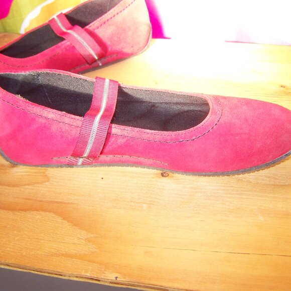 Dr. Scholl's Red Mary Janes Sz 7.5 - Picture 3 of 5